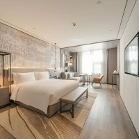 云和夜泊酒店(西安钟鼓楼南门店)